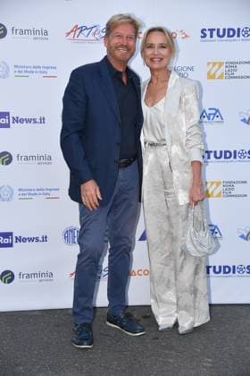 IPA85908673 - Rome, Via Veneto, 2026 Pellicola D Oro Award; Pictured: Gloria Guida and her brother  Copyright: xVincenzoxLandix xVincenzoxLandix 85908673