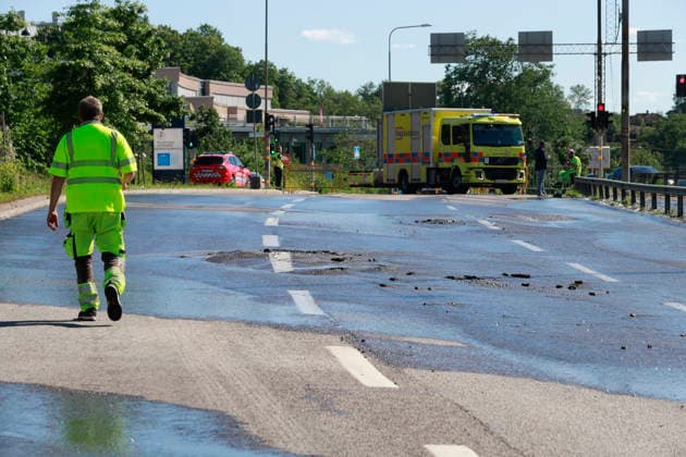 STOCKHOLM, SVERIGE 20260621 Roslagsvägen fran Roslagstull till Albano i riktning mot Norrtälje stängdes av pa grund av översvämning pa söndagseftermiddagen. STOCKHOLM SVERIGE x11700x *** STOCKHOLM, SWEDEN 20260621 Roslagsvägen from Roslagstull to Albano, heading toward Norrtälje, was closed due to flooding on Sunday afternoon STOCKHOLM, SWEDEN x11700x,detected_source_language  Copyright: xMagnusxGrimstedt TTx ÖVERSVÄMNING ROSLAGSTULL IYQ0lXTNkIc