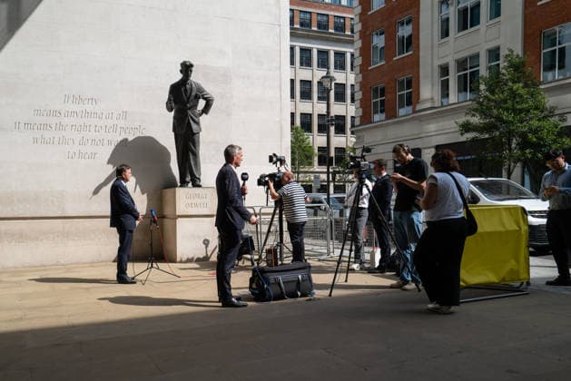 June 21, 2026, London, United Kingdom: (L-R) Shadow Chancellor of the Exchequer Mel Stride and Business Secretary Peter Kyle are seen being interviewed after their appearance on Sunday with Laura Kuenssberg, at BBC Broadcasting House. London United Kingdom - ZUMAs197 20260621_aaa_s197_012 Copyright: xPhilxLewisx