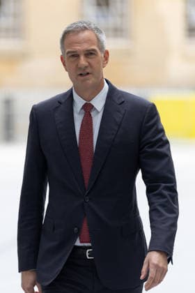 June 21, 2026, London, United Kingdom: Business Secretary Peter Kyle arrives ahead of his appearance with Laura Kuenssberg at BBC Broadcasting House. London United Kingdom  - ZUMAs197 20260621_aaa_s197_019 Copyright: xPhilxLewisx