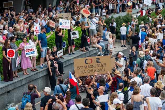 March and demonstration staged by group Million Moments for Democracy in front of the Czech Television in Prague, calling for dismissal of Culture Minister Oto Klempir (Motorists) and in support of public media, on June 21, 2026, Prague, Czech Republic. (CTKxPhoto OndrejxDeml) CTKPhotoP2026062104454  CTKPhotoP2026062104454