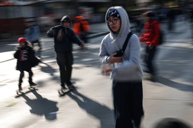 Santiago, June 21, 2026 Skaters of all ages and genders gather at the Escuela Militar Bridge to celebrate World Skateboarding Day and skate down Apoquindo Avenue in Las Condes. Diego Martin Aton, Chile, Aton 1166818 jpeg,detected_source_language  Copyright: DiegoxMartin