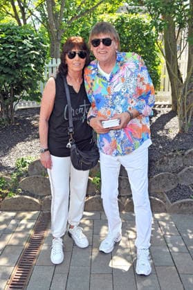 ZDF - Fernsehgarten. Sänger Bernd Ulrich ( Amigos ) mit seiner Ehefrau Heike während der ZDF - Unterhaltungsshow Fernsehgarten am 21.06.2026 in Mainz. 20260621MWI129565 *** ZDF Fernsehgarten singer Bernd Ulrich of the Amigos with his wife Heike during the ZDF entertainment show Fernsehgarten on June 21, 2026, in Mainz 20260621MWI129565,detected_source_language