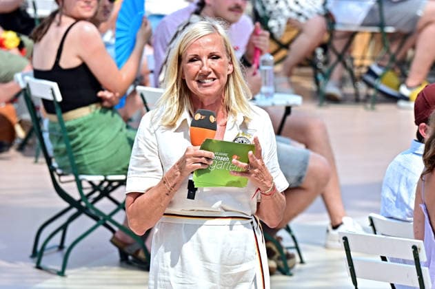 ZDF - Fernsehgarten. Fernsehmoderatorin Andrea Kiwi Kiewel während der ZDF - Unterhaltungsshow Fernsehgarten am 21.06.2026 in Mainz. 20260621MWI129043 *** ZDF Fernsehgarten