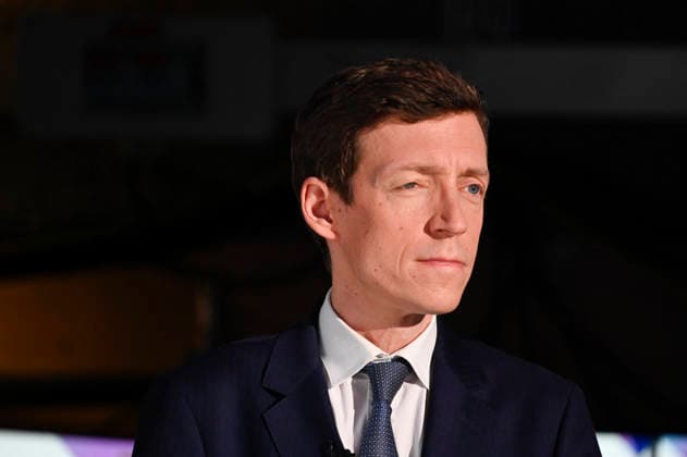 Edouard Geffray On Dimanche En Politique - Paris French Minister of Education Edouard Geffray poses for pictures ahead of an interview for Dimanche En Politique on France 3 channel in Paris, France on June 21, 2026. Photo by Stephane Le Tellec ABACAPRESS.COM Paris Ile-de-France France  Copyright: xLexTellecxStephane ABACAx