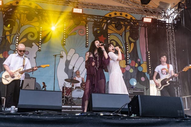 IPA85913966 - England, Isle of Wight Festival - Sunday - Abigail Morris on stage with Lucia and the Best Boys  Copyright: xcristinaxmasseix xx 85913966