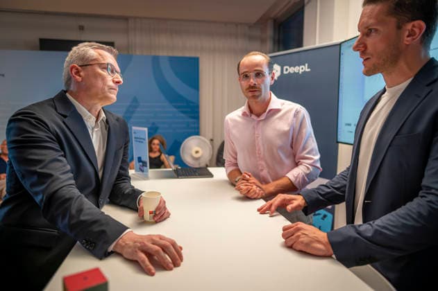 Karsten Wildberger EUR, Deutschland, Berlin, 21.06.2026: Karsten Wildberger (CDU), Bundesminister für Digitalisierung und Staatsmodernisierung am Tag der offenen Tür im BMDS - im Gespräch mit Unternehmern der Digitalbranche und Bürger im Dialog *** Karsten Wildberger (EUR), Germany, Berlin, June 21, 2026 Karsten Wildberger (CDU), Federal Minister for Digitalization and State Modernization, speaking with entrepreneurs from the digital sector and engaging in dialogue with citizens during the Open House at the BMDS,detected_source_language