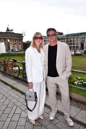 Hans Sigl und seine Ehefrau Susanne Kemmler beim Felix Burda Award am 21.06.2026 im Axika in Berlin Hans Sigl and his wife Susanne Kemmler attend the Felix Burda Award ceremony on June 21, 2026 at the Axika in Berlin, Germany Felix Burda Award in Berlin *** Hans Sigl and his wife Susanne Kemmler at the Felix Burda Award ceremony on June 21, 2026, at the Axika in Berlin Hans Sigl and his wife Susanne Kemmler attend the Felix Burda Award ceremony on June 21, 2026 at the Axika in Berlin, Germany Felix Burda Award in Berlin,detected_source_language 