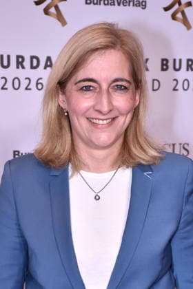 Nina Warken attends the Felix Burda Award ceremony on June 21, 2026 at the Axika in Berlin, Germany Felix Burda Award in Berlin *** Nina Warken attends the Felix Burda Award ceremony on June 21, 2026, at the Axika in Berlin, Germany. Felix Burda Award in Berlin,detected_source_language