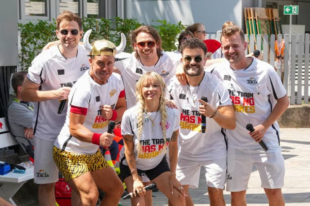 ZDF-Fernsehgarten 2026. Lorenz Büffel, Mia Julia und Malle Anja im ZDF Fernsehgarten mit dem Motto Discofox am 21.06.2026 in Mainz. Mainz ZDF Fernsehgarten Rheinland-Pfalz *** ZDF Fernsehgarten 2026