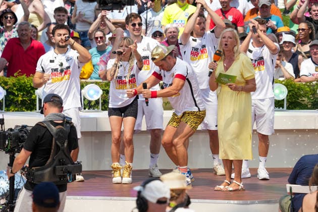 ZDF-Fernsehgarten 2026. Andrea (Kiwi) Kiewel, Lorenz Büffel, Mia Julia und Malle Anja im ZDF Fernsehgarten mit dem Motto Discofox am 21.06.2026 in Mainz. Mainz ZDF Fernsehgarten Rheinland-Pfalz *** ZDF Fernsehgarten 2026