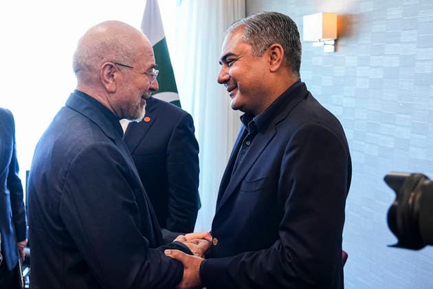 Zurich Switzerland Iran-US Talks Iranian parliament speaker Mohammad Bagher Ghalibaf (L) shakes hands with Pakistan Interior Minister Mohsin Naqvi during a meeting in Zurich, Switzerland, on June 21, 2026. The meeting takes place on the sidelines of Iran-US talks aimed at easing tensions between Tehran and Washington, with Pakistan and Qatar involved in mediation efforts. Zurich Zurich Switzerland Copyright: xHamedxMalekpourx