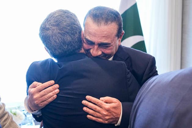 Zurich Switzerland Iran-US Talks Pakistan Interior Minister Mohsin Naqvi (R) embraces Iranian Foreign Minister Abbas Araghchi during a meeting in Zurich, Switzerland, on June 21, 2026. The meeting takes place on the sidelines of Iran-US talks aimed at easing tensions between Tehran and Washington, with Pakistan and Qatar involved in mediation efforts. Zurich Zurich Switzerland Copyright: xHamedxMalekpourx