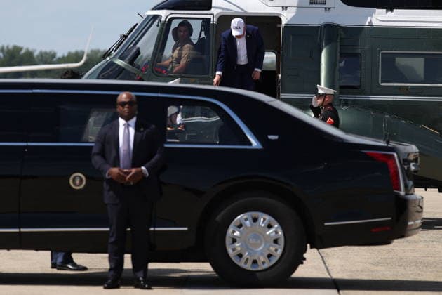 MD: President Trump Returns to the White House from Camp David U.S. President Donald Trump steps off Marine One on June 21, 2026 at Joint Base Andrews, Maryland. President Trump spent the weekend at Camp David after signing a memorandum of understanding with Iran on Friday during the G-7 summit at the Palace of Versailles in France as Vice President JD Vance continued the U.S.-Iran peace negotiations in Switzerland over the weekend. (Photo by Samuel Corum Pool ABACAPRESS.COM) Joint Base Andrews Maryland United States  Copyright: xPool ABACAx