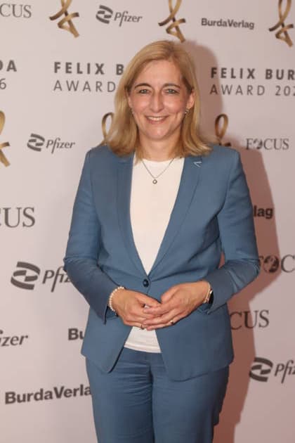 Nina Warken bei der 21. Verleihung des Felix Burda Award 2026 im Axica-Kongress- und Tagungszentrum. Berlin, 21.06.2026 *** Nina Warken at the 21st Felix Burda Award Ceremony in 2026 at the Axica Congress and Conference Center in Berlin, June 21, 2026,detected_source_language Copyright: xAgenturxMatthiasxWehnertx xM.xGränzdörferx