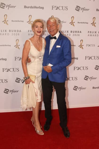 Grit Weiss und Prof. Dr. Jo Groebel bei der 21. Verleihung des Felix Burda Award 2026 im Axica-Kongress- und Tagungszentrum. Berlin, 21.06.2026 *** Grit Weiss and Prof. Dr. Jo Groebel at the 21st Felix Burda Award Ceremony in 2026 at the Axica Congress and Conference Center in Berlin, June 21, 2026,detected_source_language Copyright: xAgenturxMatthiasxWehnertx xM.xGränzdörferx