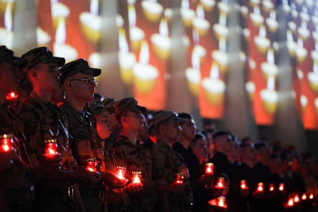 RUSSIA, MOSCOW - JUNE 21, 2026: People take part in an event titled Candle of Remembrance at Victory Museum. The event commemorates the 85th anniversary of Nazi Germany s invasion of the Soviet Union in WWII. Mikhail Tereshchenko TASS  94120839