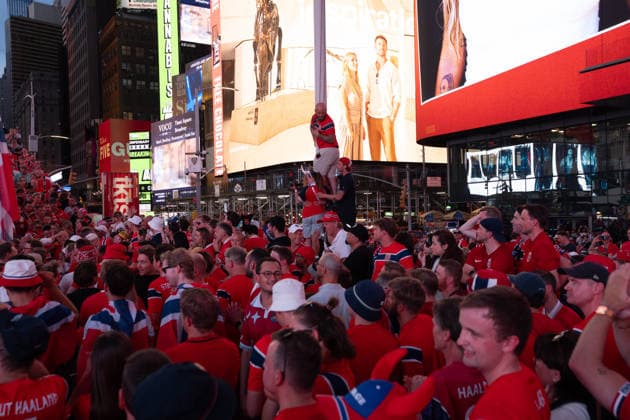 Norway national football team supporters gather in Times Square ahead of World Cup match NEW YORK, UNITED STATES - JUNE 21: Norwegian national football team supporters gather on the iconic red steps in Times Square ahead of Monday s FIFA World Cup match, creating a festive atmosphere with chants and traditional rowing celebrations as fans dressed in red and waving flags filled the famous Manhattan landmark in New York, United States on June 21, 2026. Lokman Vural Elibol Anadolu New York United States. Editorial use only. Please get in touch for any other usage.  Copyright: x2026xAnadoluxLokmanxVuralxElibolx