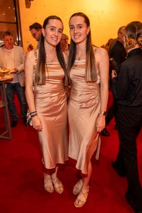 ABB BURDA- Leonie Klassen und Sophie Klassen zu Gast auf der Aftershow Party bei dem Felix Burda Award in der KAXICA am Brandenburger Tor am 21.06.2026 in Berlin Berlin Deutschland *** ABB BURDAs Leonie Klassen and Sophie Klassen attended the after-show party for the Felix Burda Award at KAXICA near the Brandenburg Gate on June 21, 2026, in Berlin, Germany,detected_source_language