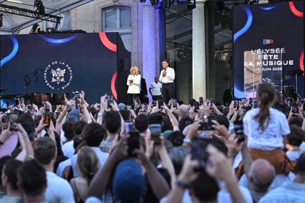 French President Emmanuel Macron and First Lady Brigitte Macron deliver a speech at the annual Fête de la Musique event at the Élysée Palace in Paris on June 21, 2026. Firas Abdullah Pool Bestimage, Paris, France,detected_source_language  Copyright: xFirasxAbdullahx xPoolx xBestimagexFirasxAbdullahx xPoolx xBestimagex