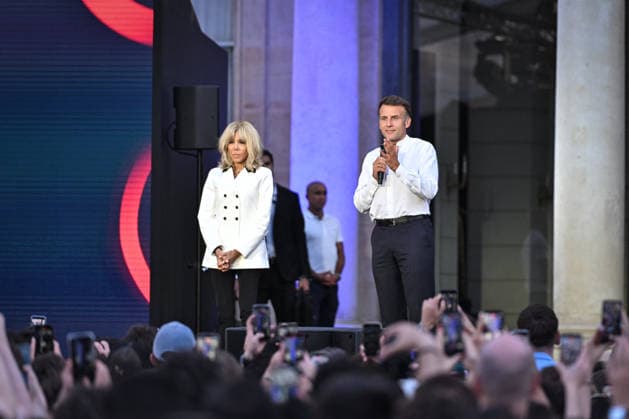 French President Emmanuel Macron and First Lady Brigitte Macron deliver a speech at the annual Fête de la Musique event at the Élysée Palace in Paris on June 21, 2026. Firas Abdullah Pool Bestimage, Paris, France,detected_source_language  Copyright: xFirasxAbdullahx xPoolx xBestimagexFirasxAbdullahx xPoolx xBestimagex