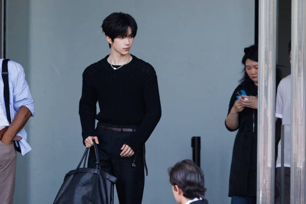 News - Prada - Arrivals - Milan Fashion Week - Menswear Spring Summer 2027 MILAN, ITALY - JUNE 21, 2026: Yu Chengen leaves the Prada fashion show during the Milan Fashion Week - Menswear Spring Summer 2027 on June 21, 2026 in Milan, Italy. Photo: Cinzia Camela. Milan Fondazione Prada Italy Copyright: xCinziaxCamelax xLiveMediax LPN_2530015