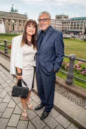 ABB BURDA- Wolfgang Stumph und Frau Christine Stumph zu Gast beim Felix Burda Award in der KAXICA am Brandenburger Tor am 21.06.2026 in Berlin Berlin Deutschland *** ABB BURDAs Wolfgang Stumph and his wife Christine Stumph attended the Felix Burda Award ceremony at KAXICA near the Brandenburg Gate on June 21, 2026, in Berlin, Germany,detected_source_language