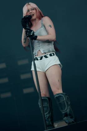 Wet Leg performs at the Isle of Wight Festival 2026 - Seaclose Park, Newport, Isle of Wight Copyright: xMarkxCavill Famousx ae7n1883
