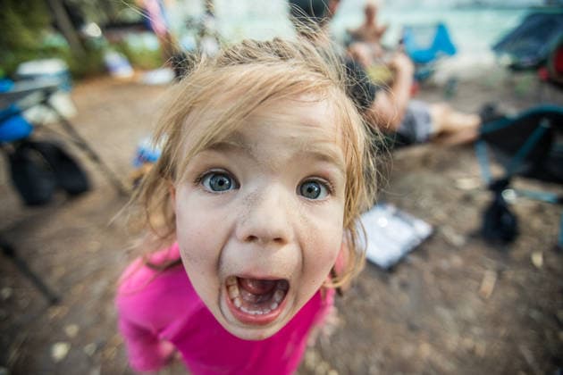Funny close up of a young girl shouting with excitement Canal Flats, British Columbia, Canada CR_JDIP260620C4-2054885-01 ,model released, Symbolfoto