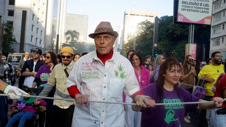 Annual March In Sao Paulo To Support The Decriminalization Of Marijuana Brazil, São Paulo - June 21, 2026: People participate in the 2026 Marijuana March in Sao Paulo, Brazil, on June 21, 2026. Under the slogan The climate is tense! Reparations, Rights, and Freedom, the march denounces the impact of the war on drugs on the most vulnerable and calls for the legalization of cannabis São Paulo Sao Paulo Brazil Copyright: xCrisxFagax