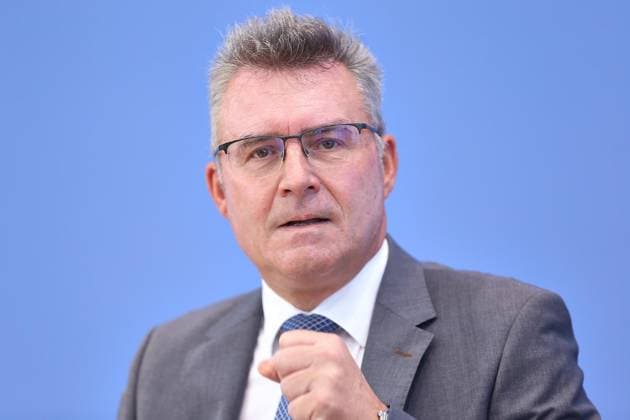 Berlin, Deutschland, 22.06.2026: Bundespressekonferenz: Kommunalfinanzen im freien Fall ? Forderungen der kommunalen Spitzenverbände an Bund und Länder: Achim Brötel, Präsident des Deutschen Landkreistages (DLT) *** Berlin, Germany, June 22, 2026 Federal Press Conference Copyright: xdtsxNachrichtenagenturx dts_124321