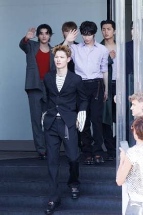 Foto IPP - Cinzia Camela Gruppo Editoriale LiveMedia Milan 21 06 2026 Nella foto: MILAN, ITALY - JUNE 21, 2026: Jake, Sunghoon, Jay, Jungwon, Sunoo and Ni-ki of Enhypen leaves the Prada fashion show during the Milan Fashion Week - Menswear Spring Summer 2027 on June 21, 2026 in Milan, Italy. Photo: Cinzia Camela. Italy Photo Press - World Copyright Prada - Arrivals - Milan Fashion *** Photo by IPP Cinzia Camela, LiveMedia Publishing Group, Milan, June 21, 2026. Pictured 