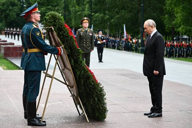 Russia Putin WWII Memory and Sorrow Day 9193371 22.06.2026 Russian President Vladimir Putin attends a wreath-laying ceremony at the Tomb of the Unknown Soldier by the Kremlin wall on the Day of Memory and Sorrow, marking the 85th anniversary of the Nazi German invasion of the Soviet Union during the World War Two, in Moscow, Russia. Alexey Filippov Sputnik Moscow Russia  Copyright: xAlexeyxFilippovx