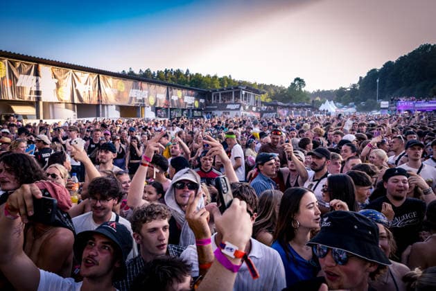 Heroes Festival, Festival, Music, Musik, Deutschrap, Rap, Deutsch, Eventzentrum Geiselwind, Strohofer, Geiselwind, Konzert, 19.06.2026, Festivalvibes, Impressionen vom Festival Bild: Festivalvibes, Stimmung *** Heroes Festival, Festival, Music, German Rap, Rap, German, Geiselwind Event Center, Strohofer, Geiselwind, Concert, June 19, 2026, Festival Vibes, Impressions from the Festival, Photo Copyright: HMBxMedia xMarkusxKoeller