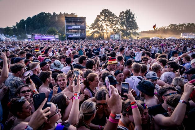 Heroes Festival, Festival, Music, Musik, Deutschrap, Rap, Deutsch, Eventzentrum Geiselwind, Strohofer, Geiselwind, Konzert, 19.06.2026, Festivalvibes, Impressionen vom Festival Bild: Festivalvibes, Stimmung *** Heroes Festival, Festival, Music, German Rap, Rap, German, Geiselwind Event Center, Strohofer, Geiselwind, Concert, June 19, 2026, Festival Vibes, Impressions from the Festival, Photo Copyright: HMBxMedia xMarkusxKoeller