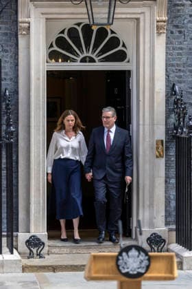 22 June 2026 London, UK: Prime Minister Keir Starmer Announces Resignation Outside No.10 Downing Street 22 June 2026 Westminster, London, UK: Prime Minister Sir Keir Starmer delivers a statement outside No.10 Downing Street announcing that he will step down as Leader of the Labour Party and Prime Minister. Speaking to assembled members of the media, Starmer outlined plans for an orderly leadership transition, with a successor expected to be in place before Parliament returns in September., Credit:Abdullah Bailey Anthony Bailey - B2421 Avalon  Copyright: xAbdullahxBaileyx xAnthonyxBaileyx-xB2421x xAvalonx 1111767169