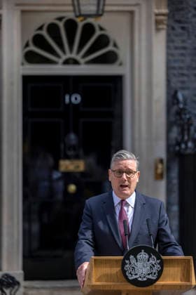 22 June 2026 London, UK: Prime Minister Keir Starmer Announces Resignation Outside No.10 Downing Street 22 June 2026 Westminster, London, UK: Prime Minister Sir Keir Starmer delivers a statement outside No.10 Downing Street announcing that he will step down as Leader of the Labour Party and Prime Minister. Speaking to assembled members of the media, Starmer outlined plans for an orderly leadership transition, with a successor expected to be in place before Parliament returns in September., Credit:Abdullah Bailey Anthony Bailey - B2421 Avalon  Copyright: xAbdullahxBaileyx xAnthonyxBaileyx-xB2421x xAvalonx 1111767280