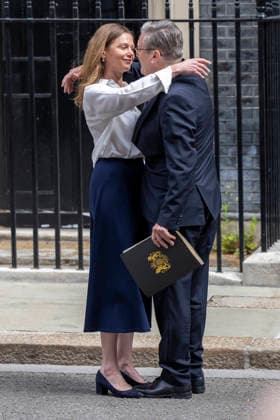 22 June 2026 London, UK: Prime Minister Keir Starmer Announces Resignation Outside No.10 Downing Street 22 June 2026 Westminster, London, UK: Prime Minister Sir Keir Starmer delivers a statement outside No.10 Downing Street announcing that he will step down as Leader of the Labour Party and Prime Minister. Speaking to assembled members of the media, Starmer outlined plans for an orderly leadership transition, with a successor expected to be in place before Parliament returns in September., Credit:Abdullah Bailey Anthony Bailey - B2421 Avalon  Copyright: xAbdullahxBaileyx xAnthonyxBaileyx-xB2421x xAvalonx 1111767385