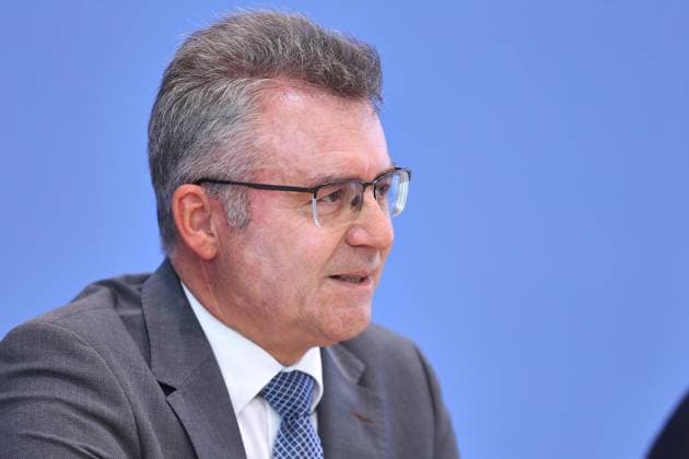 Berlin, Deutschland, 22.06.2026: Bundespressekonferenz: Kommunalfinanzen im freien Fall ? Forderungen der kommunalen Spitzenverbände an Bund und Länder: Achim Brötel, Präsident des Deutschen Landkreistages (DLT) *** Berlin, Germany, June 22, 2026 Federal Press Conference Copyright: xdtsxNachrichtenagenturx dts_124324