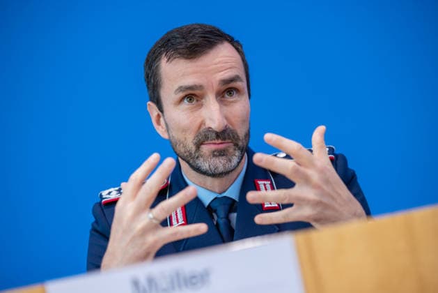Regierungspressekonferenz vom 22. Juni 2026. Deutschland, Berlin: Oberst i.G. Mitko Müller, Pressesprecher Bundesministerium der Verteidigung. *** Government Press Conference on June 22, 2026, Berlin, Germany; Colonel i G Mitko Müller, Press Secretary, Federal Ministry of Defense,detected_source_language