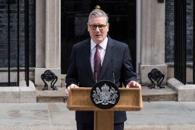 June 22, 2026, London, England, United Kingdom: British Prime Minister Sir KEIR STARMER gives a speech outside 10 Downing Street announcing his resignation and a timetable for his departure from office following mounting political pressure over heavy loses in the local elections and Andy BurnhamÃ¢â‚¬â ¢s decisive win in the Makerfield by-election. London United Kingdom - ZUMAs371 20260622_zip_s371_049 Copyright: xWiktorxSzymanowiczx