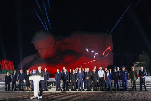 BELARUS, BREST - JUNE 22, 2026: Russian State Duma Speaker Vyacheslav Volodin (L front) speaks at a memorial rally at the Courage Monument in the Brest Fortress marking the 85th anniversary of the Nazi German Invasion of the Soviet Union in World War II Brest Belarus  - ZUMAt113 20260622_zaa_t113_180 Copyright: xMaximxMalinovskyx