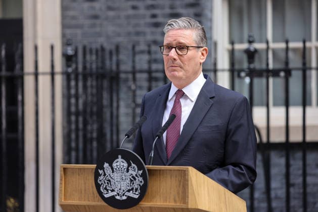 (260622) -- LONDON, June 22, 2026 () -- British Prime Minister Keir Starmer delivers a speech outside No. 10 Downing Street in London, Britain, on June 22, 2026. Starmer announced in a speech outside No. 10 Downing Street on Monday that he would resign as leader of the governing Labour Party and set out a timetable for his departure from office. Starmer said he would remain in office as prime minister until the Labour leadership contest is completed and would do everything I can to ensure an orderly handover of power. () BRITAIN-LONDON-PM-RESIGNATION Xinhua 