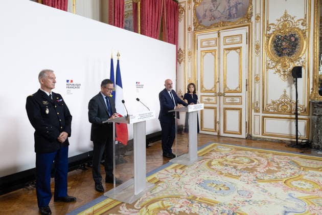 Press conference about the Lyhanna report at Matignon - Paris French magistrate and chief of the General Inspectorate of the National Gendarmerie committee (Inspection générale de la gendarmerie nationale - IGGN) Jean-Michel Gentil, French magistrate and chief of the General Inspectorate of Justice committee (Inspection generale de la Justice -IGJ) Stephane Noel and chief of the General Inspectorate of Education, Sport and Research committee (Inspection générale de l éducation, du sport et de la recherche - IGESR) Dominique Marchand deliver the results of an inspection report following the Lyhanna child killing case during a press conference at the Hotel Matignon in Paris on June 22, 2026. Photo by Raphael Lafargue ABACAPRESS.COM Paris Fr  Copyright: xLafarguexRaphael ABACAx