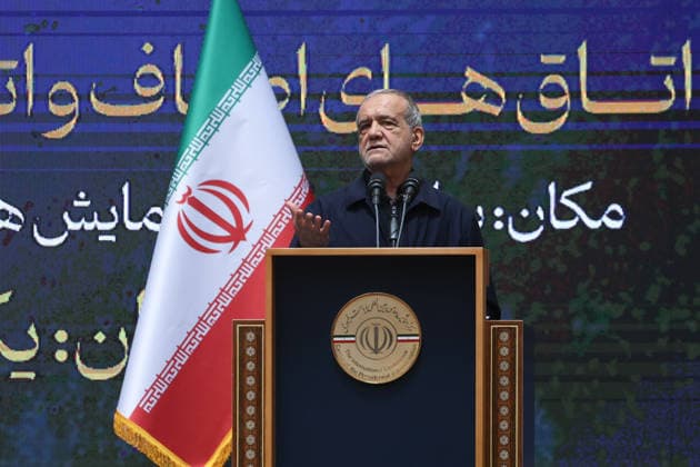 Iranian President Masoud Pezeshkian TEHRAN, IRAN - JUNE 22: RESTRICTIONS: NO Access Israel Media Persian Language TV Stations Outside Iran Strictly No Access BBC Persian VOA Persian Manoto TV Iran International TV (----EDITORIAL USE ONLY – MANDATORY CREDIT - IRANIAN PRESIDENCY HANDOUT - NO MARKETING NO ADVERTISING CAMPAIGNS - DISTRIBUTED AS A SERVICE TO CLIENTS----) Iranian President Masoud Pezeshkian delivers a speech at the Leaders Conference Hall on the occasion of National Small Business Day in Tehran, Iran on June 22, 2026. Iranian Presidency Anadolu Tehran Iran. Editorial use only. Please get in touch for any other usage.  Copyright: x2026xAnadoluxIranianxPresidencyx