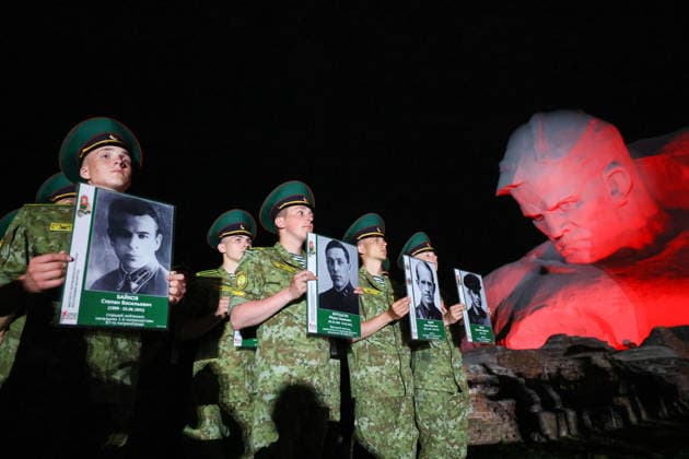 BELARUS, BREST - JUNE 22, 2026: A memorial rally at the Courage Monument in the Brest Fortress marking the 85th anniversary of the Nazi German Invasion of the Soviet Union in World War II Brest Belarus  - ZUMAt113 20260622_zaa_t113_203 Copyright: xMaximxMalinovskyx