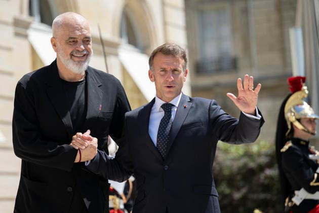 President Macron Welcomes Prime Minister Edi Rama - Paris France s President Emmanuel Macron welcomes Albania s Prime Minister Edi Rama before a meeting at the Elysee Presidential Palace in Paris, France on June 22, 2026. Photo by Eliot Blondet ABACAPRESS.COM Paris France France  Copyright: xBlondetxEliot ABACAx