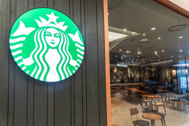 Starbucks shuts all its stores in Seoul, Korea - 22 Jun 2026 A closed Starbucks store seen with its logo displayed. Starbucks Korea suspended operations across all locations to conduct mandatory historical sensitivity training for its workforce. The drastic measure follows a disastrous promotional campaign that sparked fierce political and public outrage by drawing painful parallels to a pro-democracy massacre. Seoul South Korea Copyright: xSimonxShinx xSOPAxImagesx _DSC3828