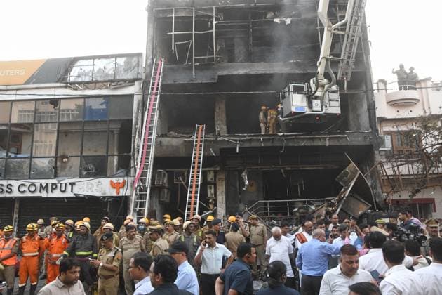 institute fire rescue operation LUCKNOW, UTTAR PRADESH, INDIA JUNE 22, 2026: Fire brigade personnel carry out rescue and emergency response operations at an educational institute in the Aliganj area of Lucknow following a major fire outbreak. Uttar Pradesh Chief Minister Yogi Adityanath visited the site to assess the situation and review ongoing rescue and relief efforts. lucknow India Copyright: x xAmitxshuklax xJNAxPressx