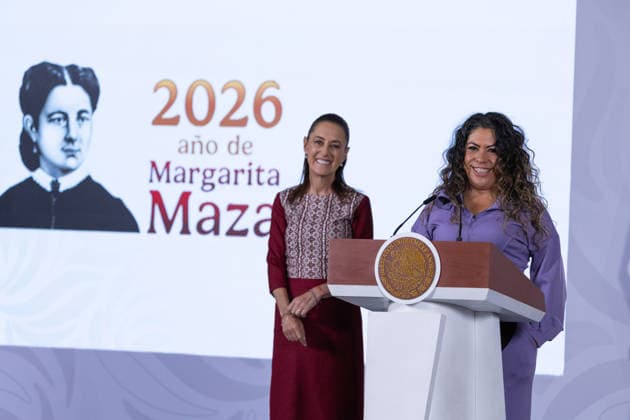 June 22, 2026, Mexico City, Mexico: Mexican President Claudia Sheinbaum Pardo held her daily morning press conference at the National Palace alongside Merlin, the duck that became a viral sensation during the 2026 FIFA World Cup, as well as its caretaker Karla Gomez and her sons, Christian and Carlos. Mexico City Mexico - ZUMAl178 20260622_znp_l178_008 Copyright: xCristianxLeyvax